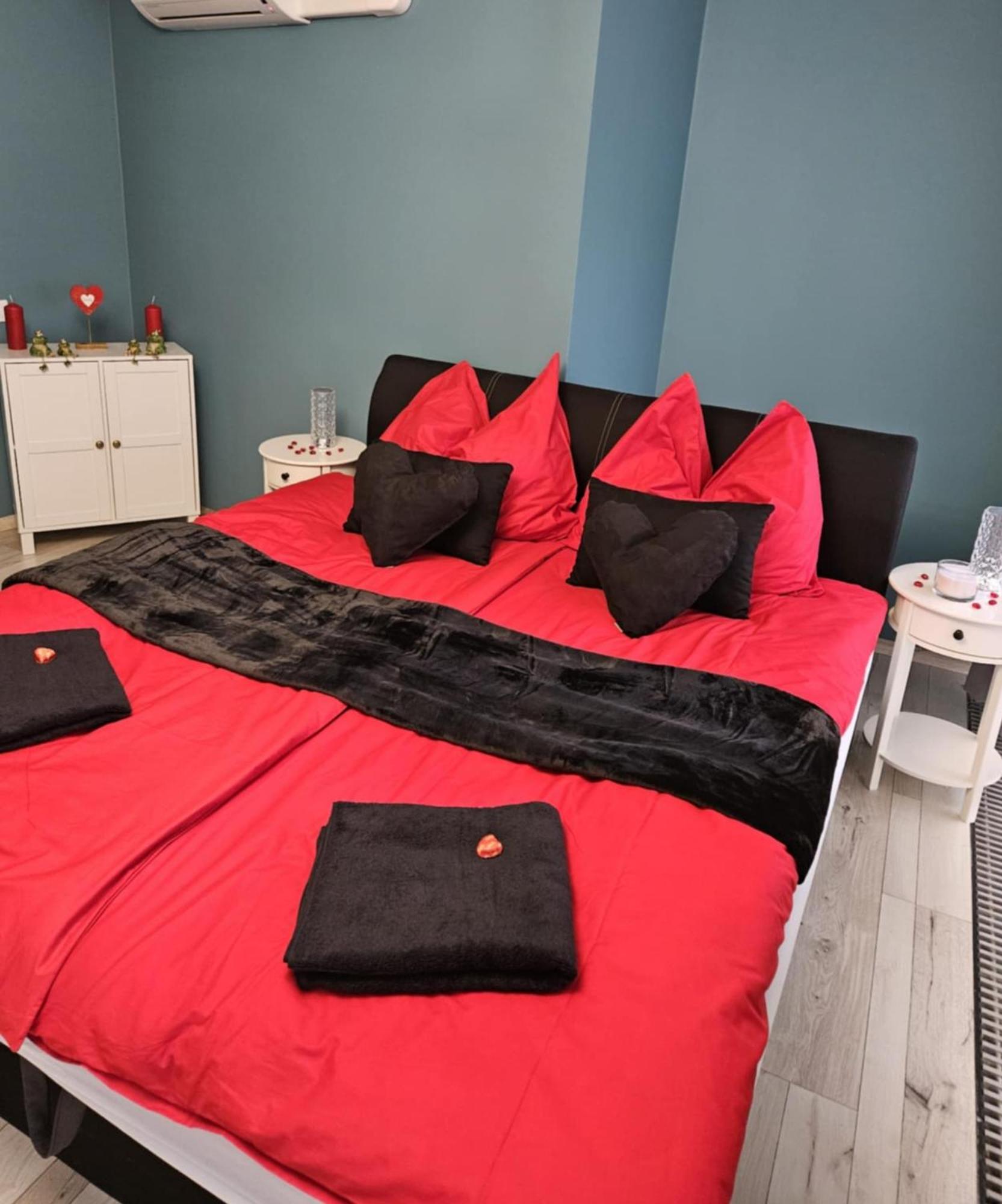 Hellowine Apartman 埃格尔 外观 照片